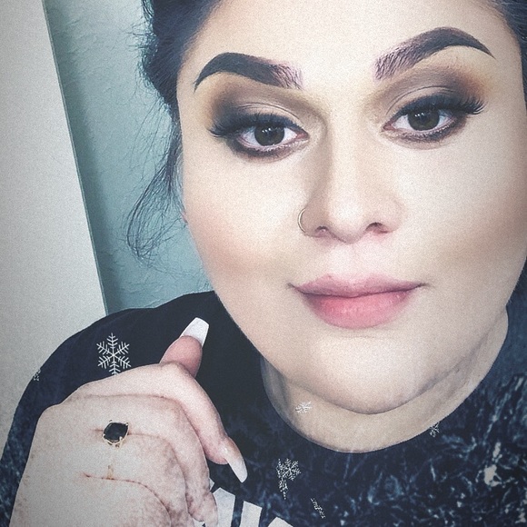 Poshmark profile picture for @haunts